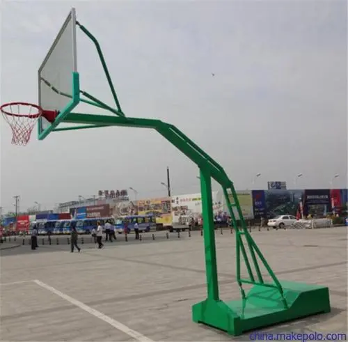 场地器材对足球的意义